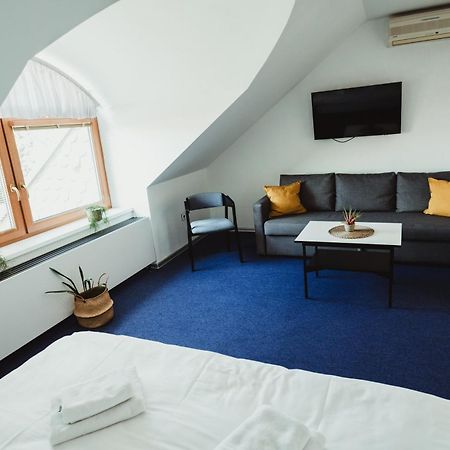 Hotel U Racka Ostrožská Nová Ves Exteriör bild