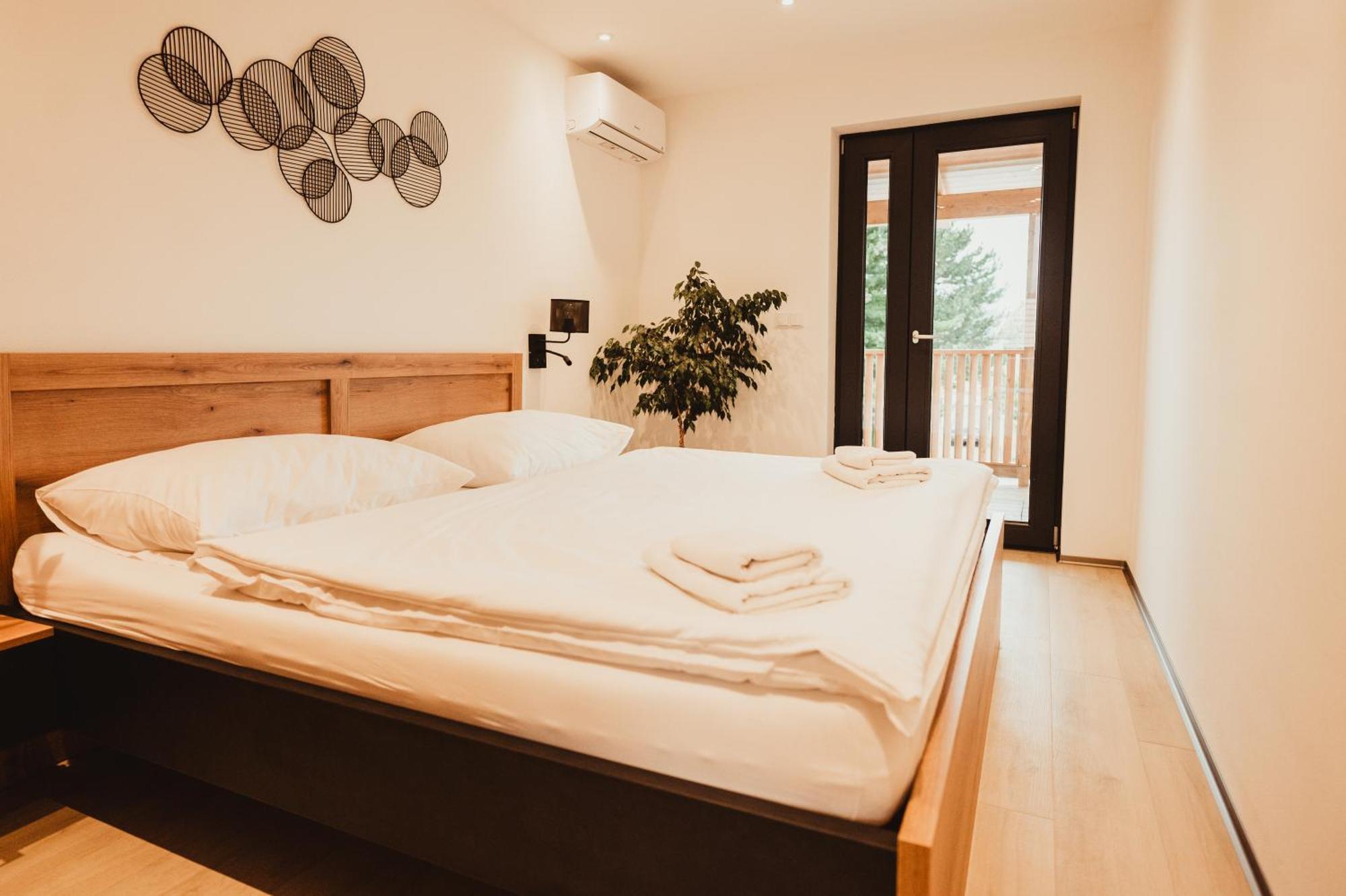 Hotel U Racka Ostrožská Nová Ves Exteriör bild