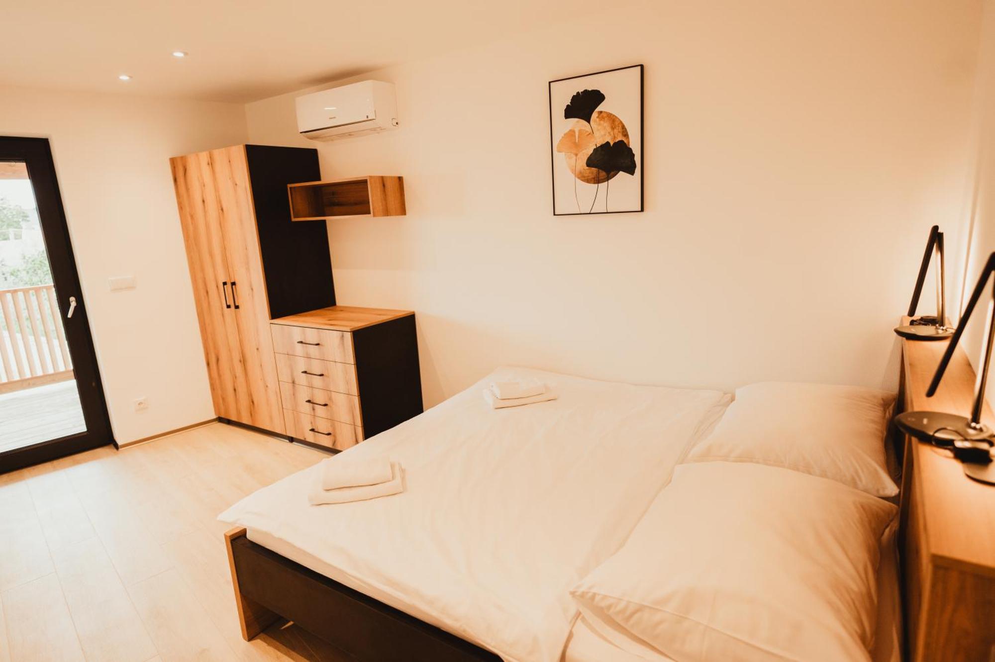 Hotel U Racka Ostrožská Nová Ves Exteriör bild