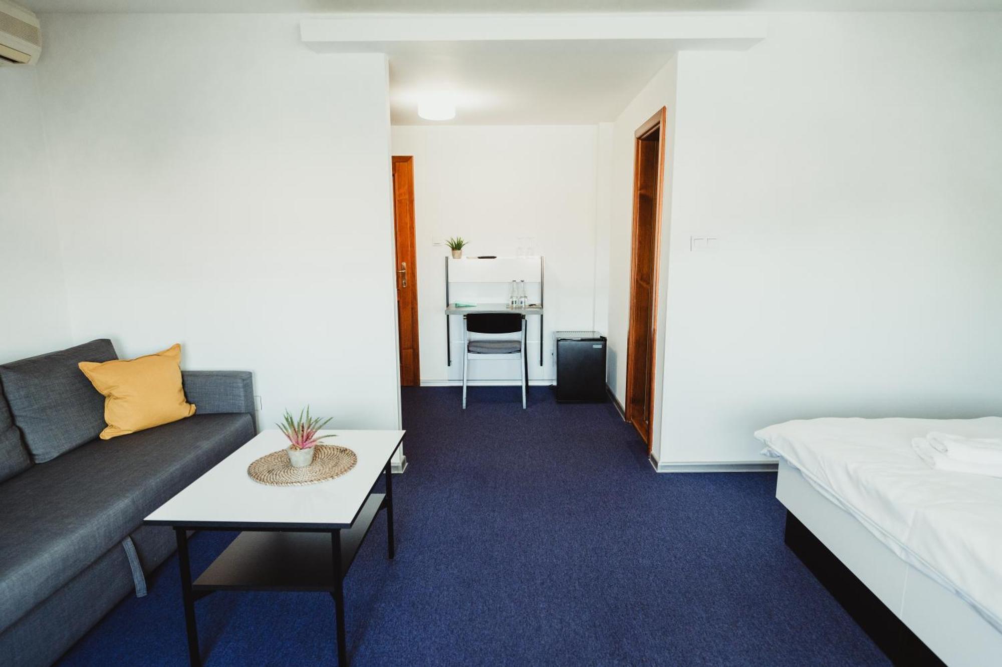 Hotel U Racka Ostrožská Nová Ves Exteriör bild