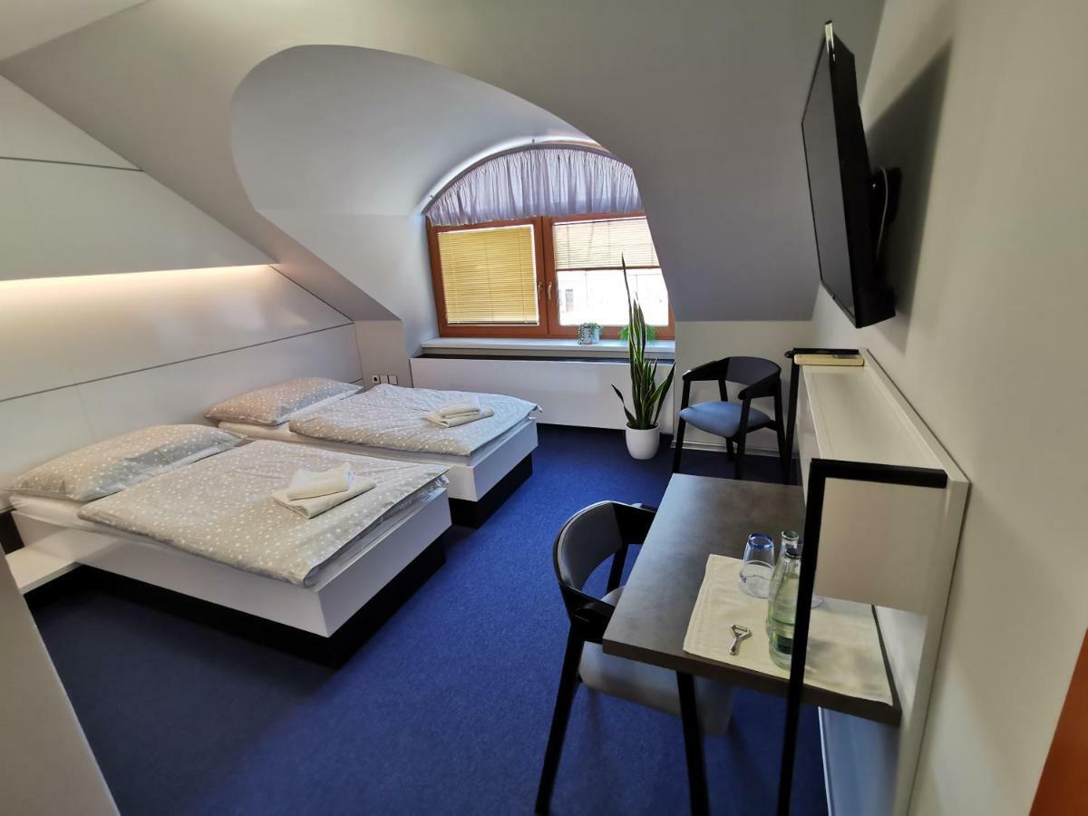 Hotel U Racka Ostrožská Nová Ves Exteriör bild